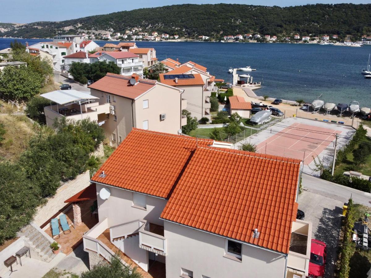 Apartments Poljak Supetarska Draga Exterior foto